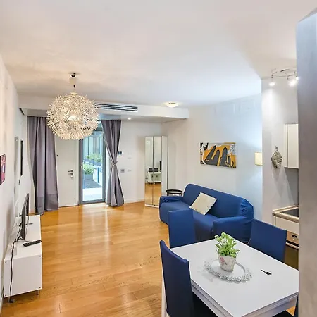 Hella Urbana 152 Apartman Róma