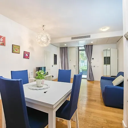 Hella Urbana 152 Apartman Róma